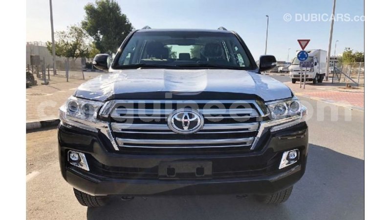 Big with watermark toyota land cruiser conakry import dubai 4510