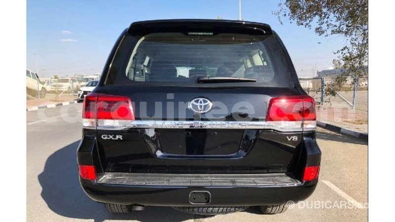 Big with watermark toyota land cruiser conakry import dubai 4510