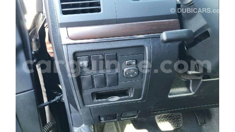 Big with watermark toyota land cruiser conakry import dubai 4510