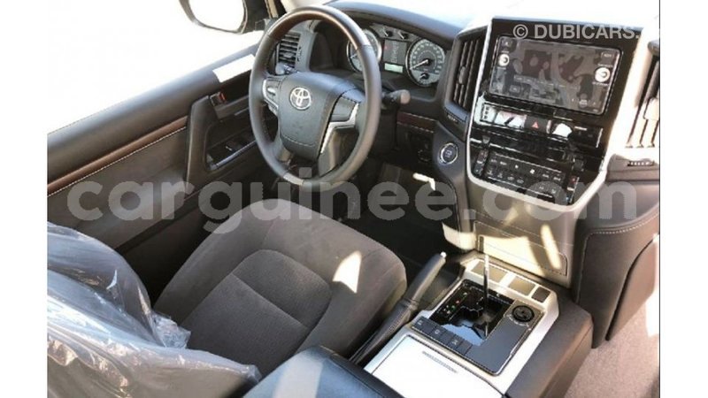 Big with watermark toyota land cruiser conakry import dubai 4510