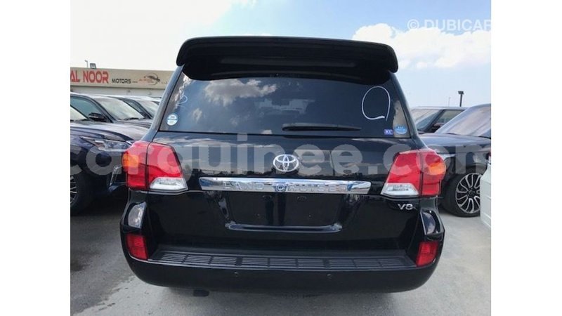 Big with watermark toyota land cruiser conakry import dubai 4511