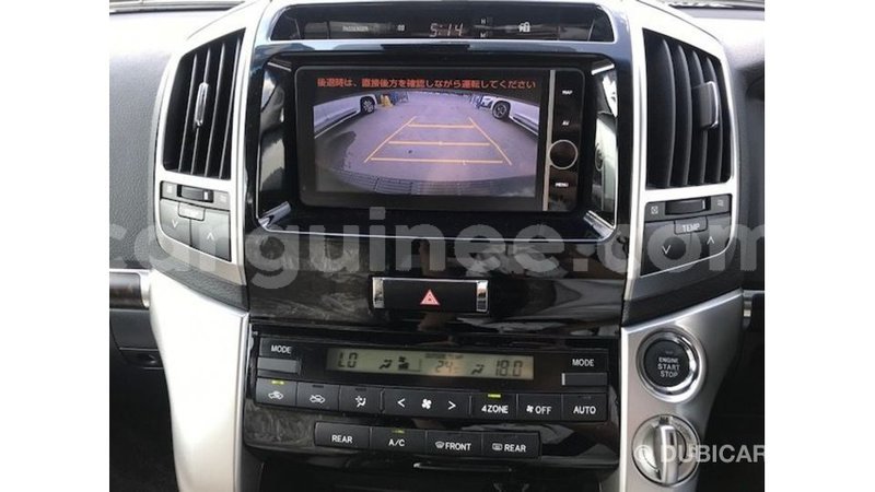 Big with watermark toyota land cruiser conakry import dubai 4511