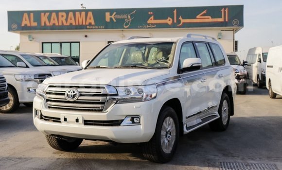 Buy Import Toyota Land Cruiser White Car in Import - Dubai in Conakry Buy Import Toyota Land Cruiser White Car in Import - Dubai in Conakry