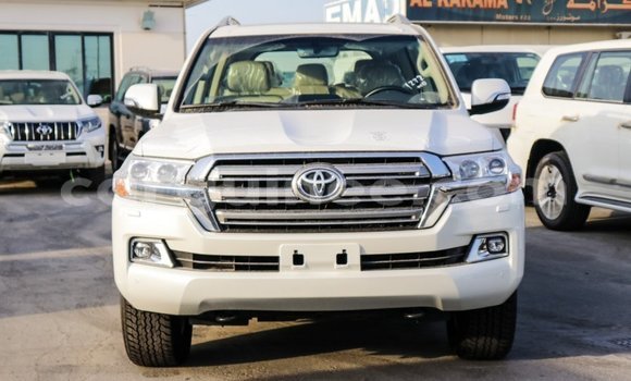 Buy Import Toyota Land Cruiser White Car in Import - Dubai in Conakry Buy Import Toyota Land Cruiser White Car in Import - Dubai in Conakry