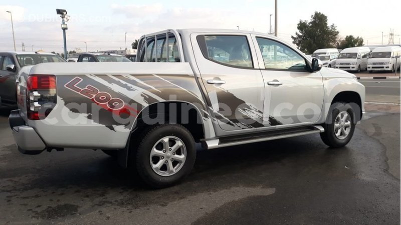 Big with watermark mitsubishi l200 conakry import dubai 4514