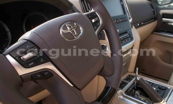 Buy Import Toyota Land Cruiser White Car in Import - Dubai in Conakry Buy Import Toyota Land Cruiser White Car in Import - Dubai in Conakry