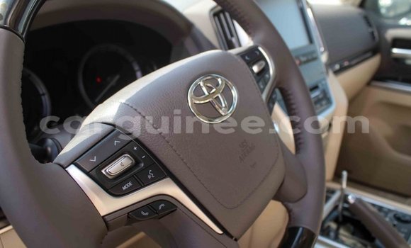 Buy Import Toyota Land Cruiser White Car in Import - Dubai in Conakry Buy Import Toyota Land Cruiser White Car in Import - Dubai in Conakry