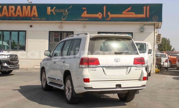Buy Import Toyota Land Cruiser White Car in Import - Dubai in Conakry Buy Import Toyota Land Cruiser White Car in Import - Dubai in Conakry