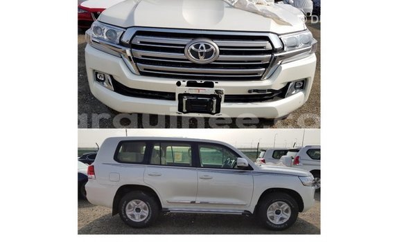 Buy Import Toyota Land Cruiser White Car in Import - Dubai in Conakry Buy Import Toyota Land Cruiser White Car in Import - Dubai in Conakry