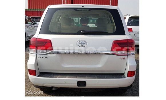 Buy Import Toyota Land Cruiser White Car in Import - Dubai in Conakry Buy Import Toyota Land Cruiser White Car in Import - Dubai in Conakry