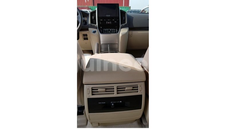 Big with watermark toyota land cruiser conakry import dubai 4523