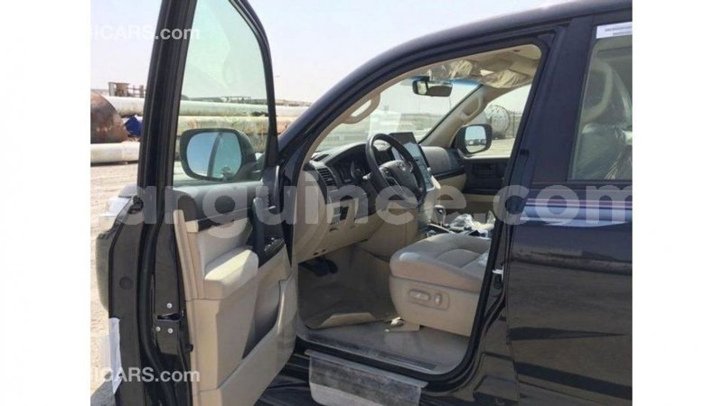 Big with watermark toyota land cruiser conakry import dubai 4526