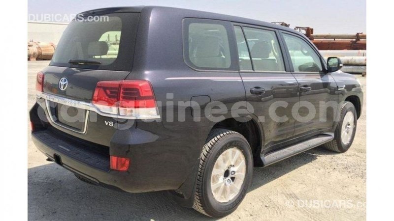 Big with watermark toyota land cruiser conakry import dubai 4526