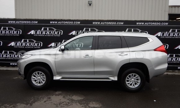 Acheter Neuf Voiture Mitsubishi Montero Sport Gris à Conakry, Conakry