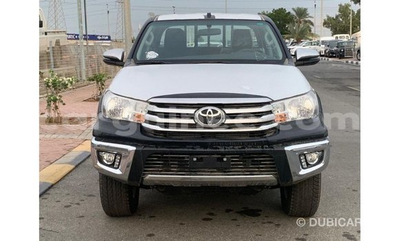Acheter Import Voiture Toyota Hilux Noir à Import - Dubai, Conakry Acheter Import Voiture Toyota Hilux Noir à Import - Dubai, Conakry