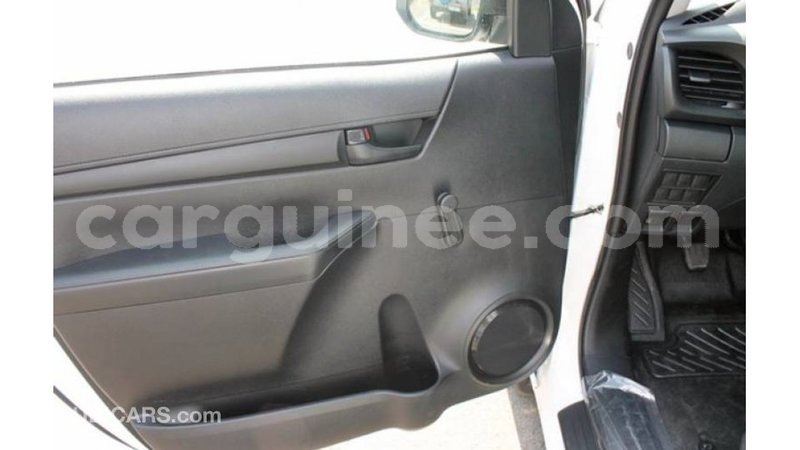 Big with watermark toyota hilux conakry import dubai 4539