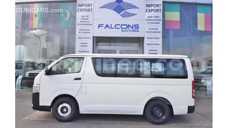 Big with watermark toyota hiace conakry import dubai 4541