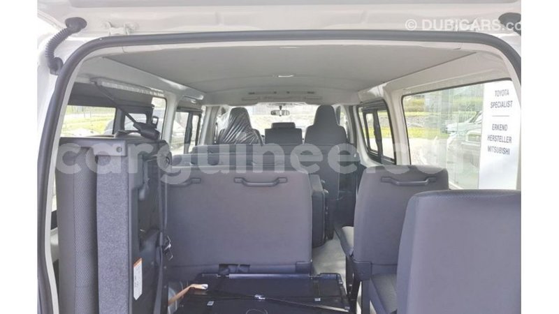 Big with watermark toyota hiace conakry import dubai 4541