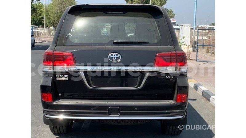 Big with watermark toyota land cruiser conakry import dubai 4542