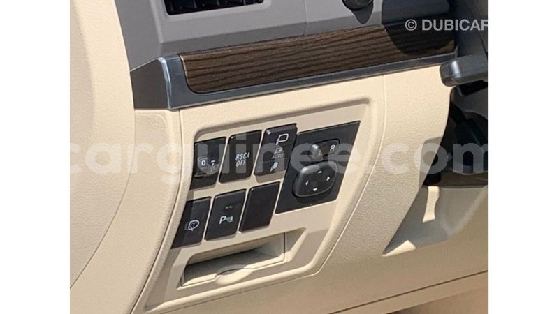 Big with watermark toyota land cruiser conakry import dubai 4542