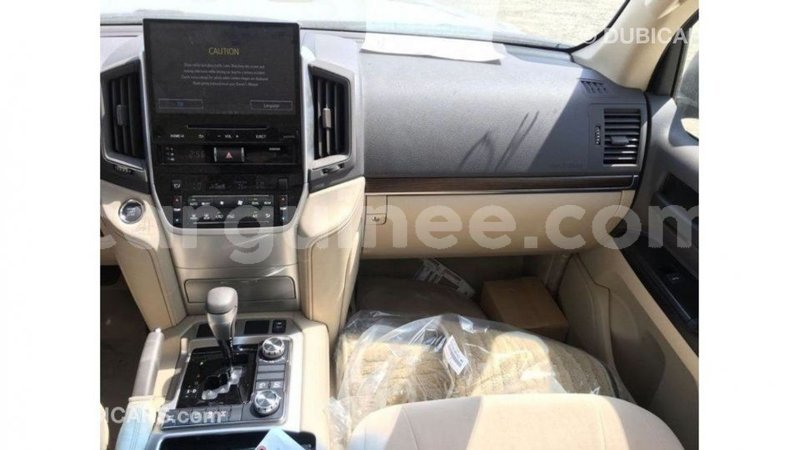 Big with watermark toyota land cruiser conakry import dubai 4543