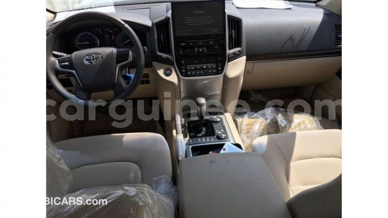 Big with watermark toyota land cruiser conakry import dubai 4543
