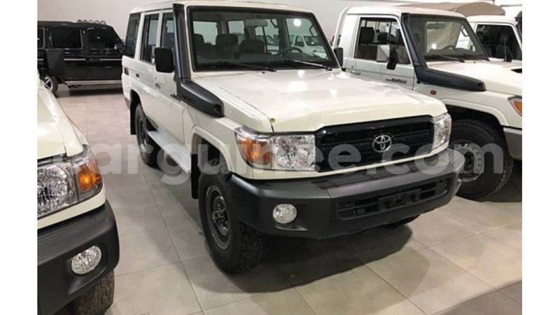 Big with watermark toyota land cruiser conakry import dubai 4547