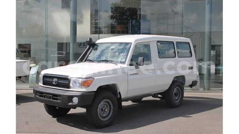 Big with watermark toyota land cruiser conakry import dubai 4548