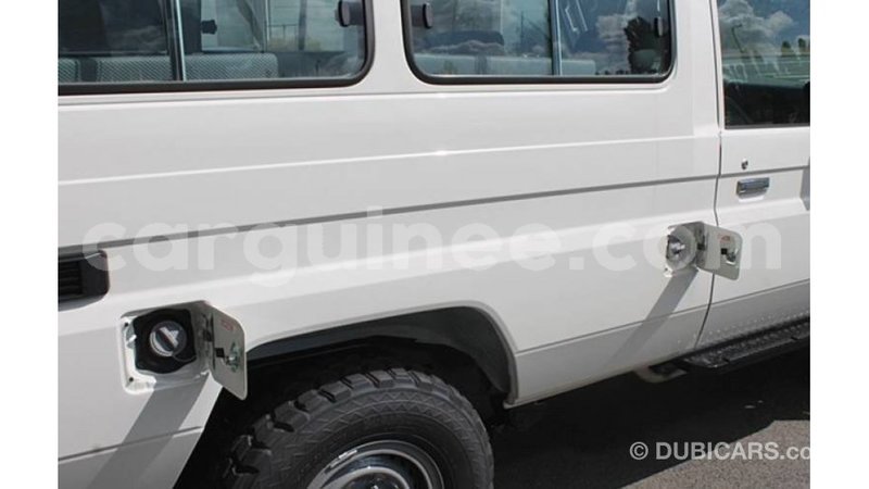 Big with watermark toyota land cruiser conakry import dubai 4548