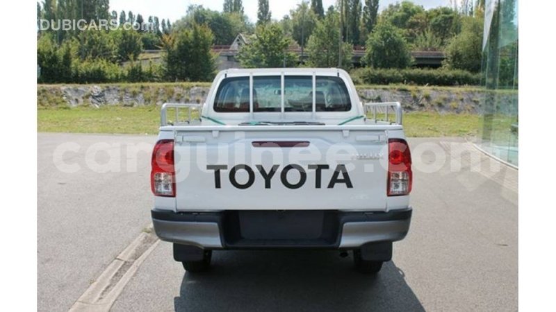 Big with watermark toyota hilux conakry import dubai 4551