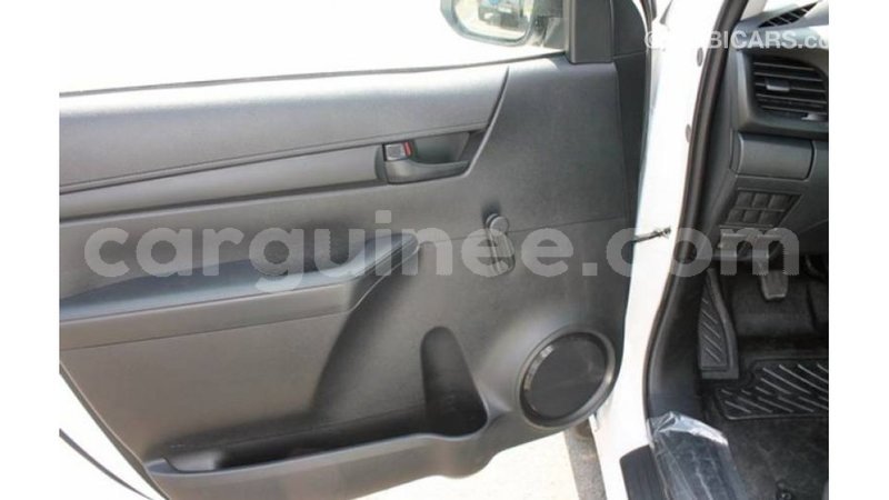 Big with watermark toyota hilux conakry import dubai 4551