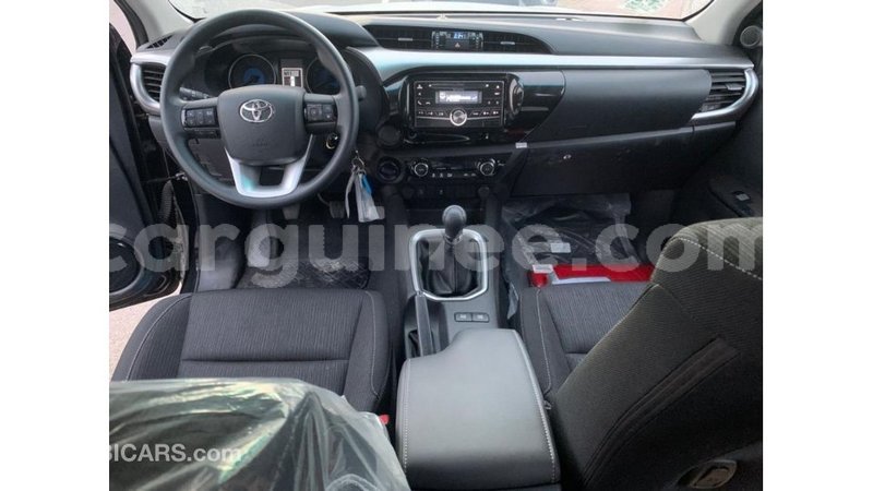 Big with watermark toyota hilux conakry import dubai 4552