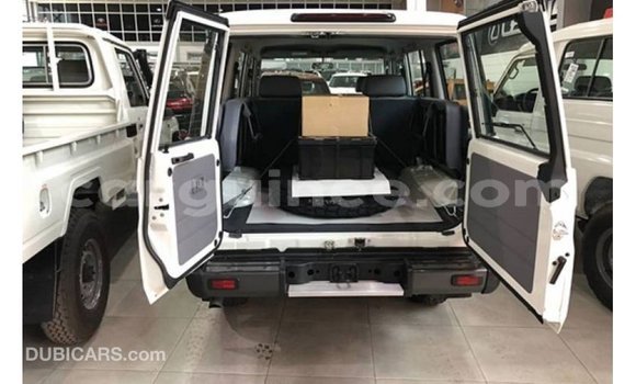 Buy Import Toyota Land Cruiser White Car in Import - Dubai in Conakry Buy Import Toyota Land Cruiser White Car in Import - Dubai in Conakry