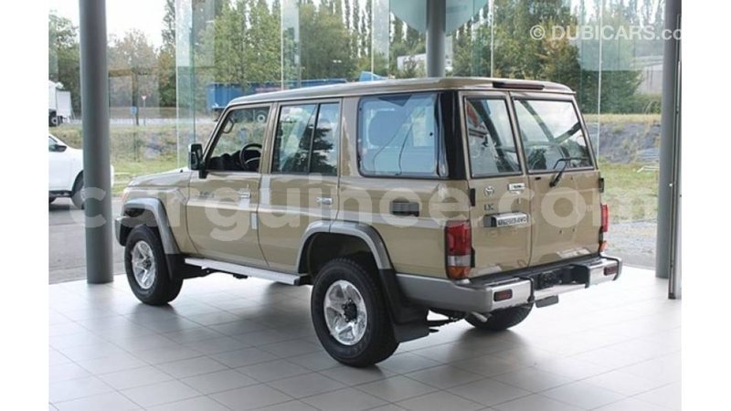 Big with watermark toyota land cruiser conakry import dubai 4561