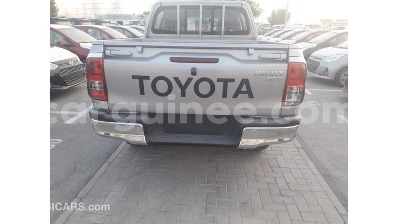 Big with watermark toyota hilux conakry import dubai 4570