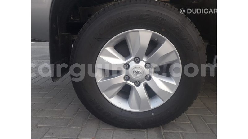 Big with watermark toyota hilux conakry import dubai 4570