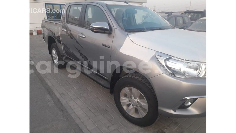 Big with watermark toyota hilux conakry import dubai 4570