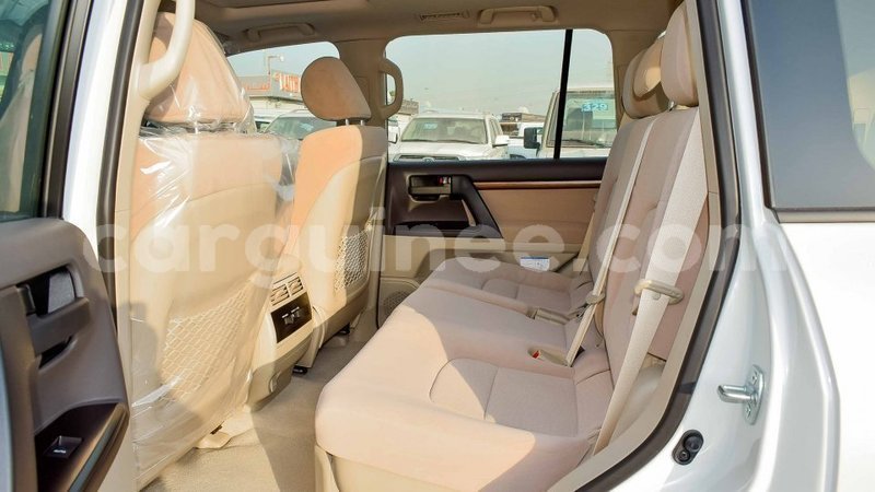Big with watermark toyota land cruiser conakry import dubai 4579