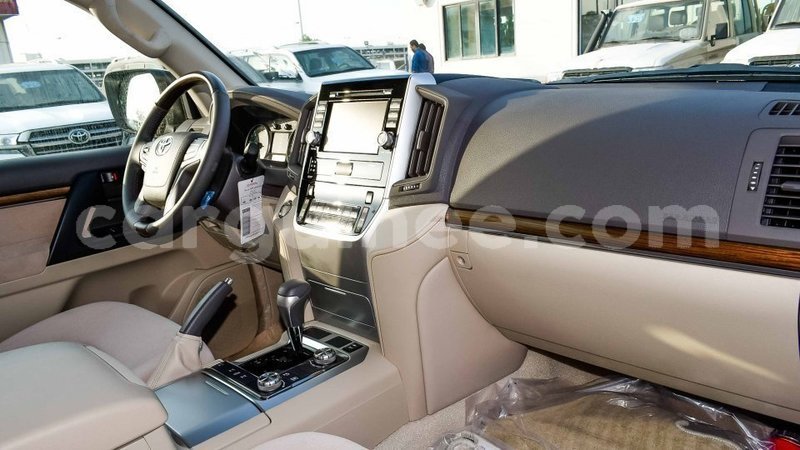 Big with watermark toyota land cruiser conakry import dubai 4579