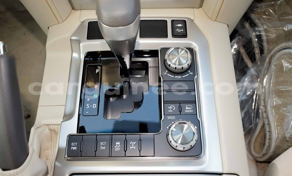 Buy Import Toyota Land Cruiser White Car in Import - Dubai in Conakry Buy Import Toyota Land Cruiser White Car in Import - Dubai in Conakry