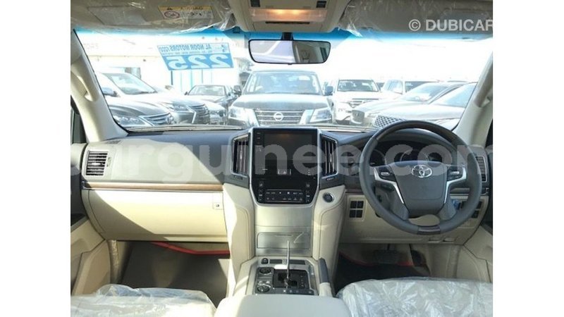 Big with watermark toyota land cruiser conakry import dubai 4583