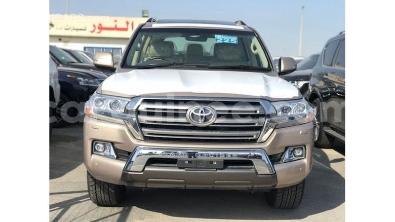 Big with watermark toyota land cruiser conakry import dubai 4583