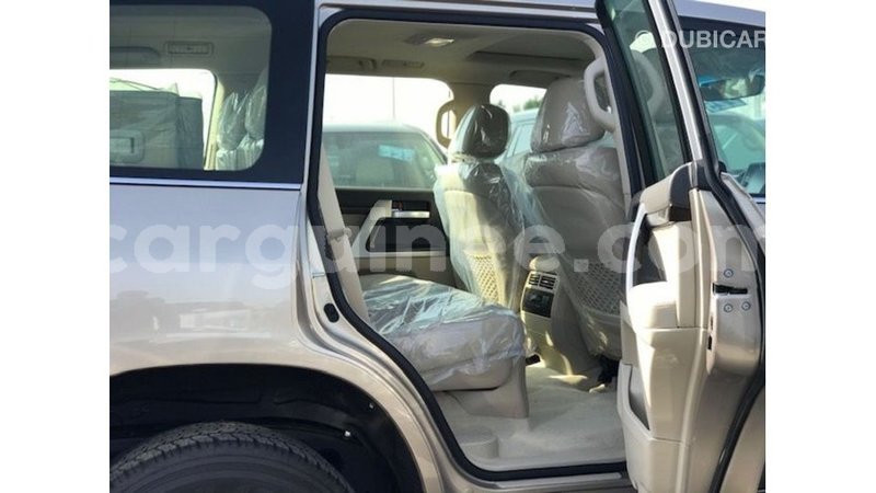 Big with watermark toyota land cruiser conakry import dubai 4583