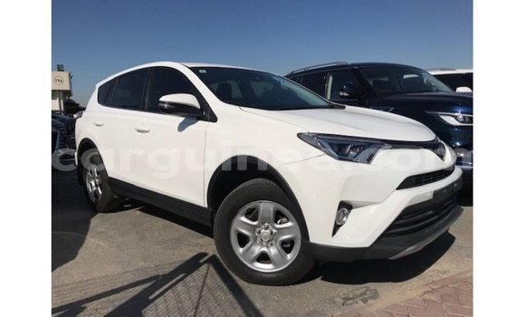 Buy Import Toyota 4Runner White Car in Import - Dubai in Conakry Buy Import Toyota 4Runner White Car in Import - Dubai in Conakry