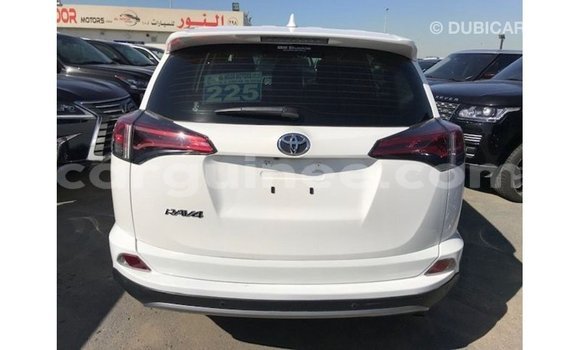 Buy Import Toyota 4Runner White Car in Import - Dubai in Conakry Buy Import Toyota 4Runner White Car in Import - Dubai in Conakry