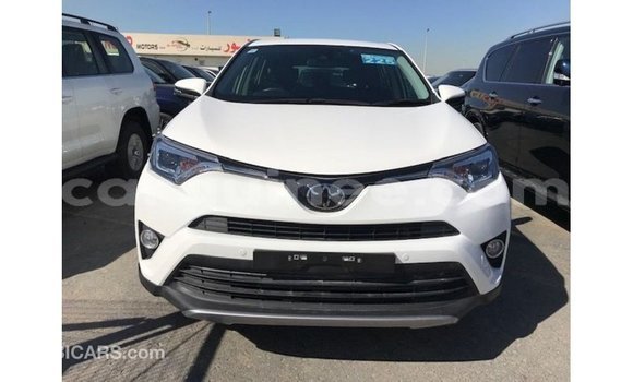 Buy Import Toyota 4Runner White Car in Import - Dubai in Conakry Buy Import Toyota 4Runner White Car in Import - Dubai in Conakry