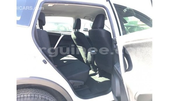 Buy Import Toyota 4Runner White Car in Import - Dubai in Conakry Buy Import Toyota 4Runner White Car in Import - Dubai in Conakry