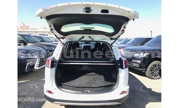 Buy Import Toyota 4Runner White Car in Import - Dubai in Conakry Buy Import Toyota 4Runner White Car in Import - Dubai in Conakry