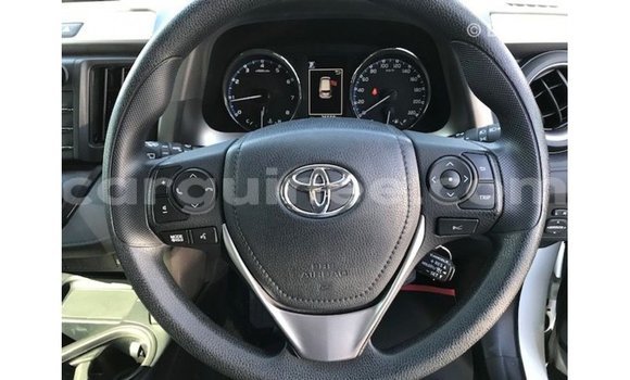 Buy Import Toyota 4Runner White Car in Import - Dubai in Conakry Buy Import Toyota 4Runner White Car in Import - Dubai in Conakry