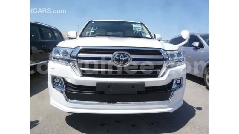 Big with watermark toyota land cruiser conakry import dubai 4588